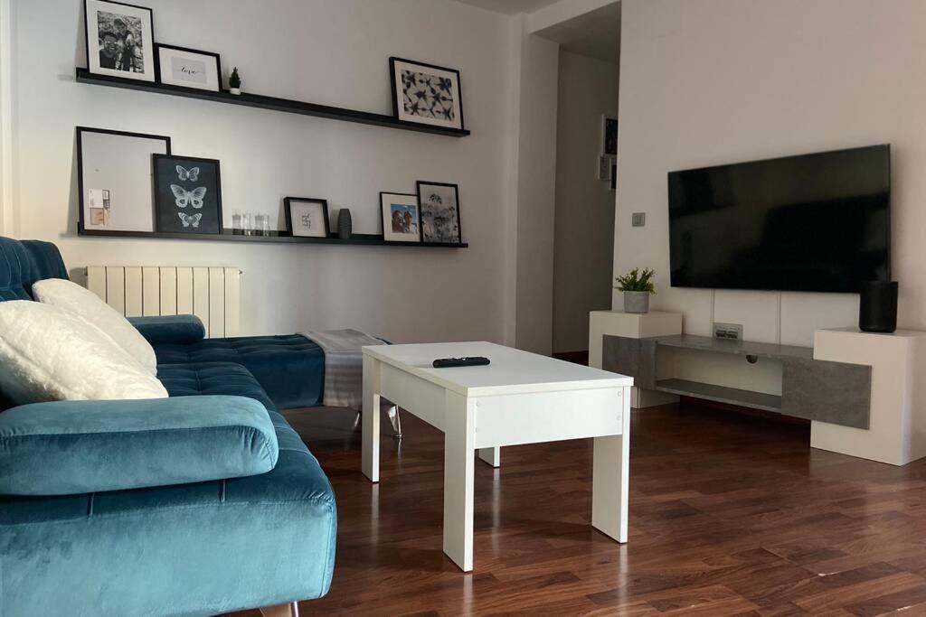 Apartmán Apartamento Con Gran Jardin Privado Figueres  Exteriér fotografie